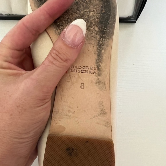 Badgley Mischka Beige/ Silver Beaded Flats Sz 8 - Picture 5 of 6